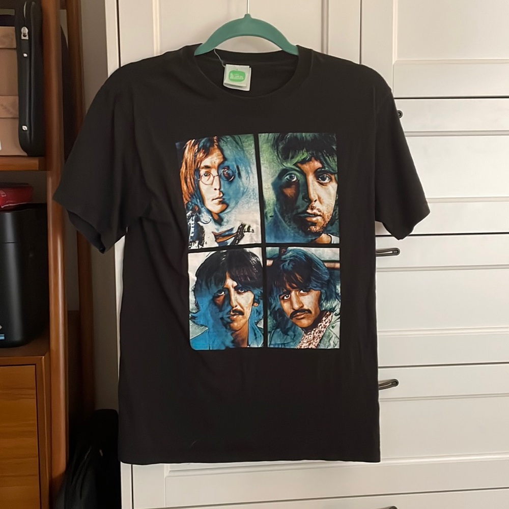 HOT TOPIC Beatles shirt size S